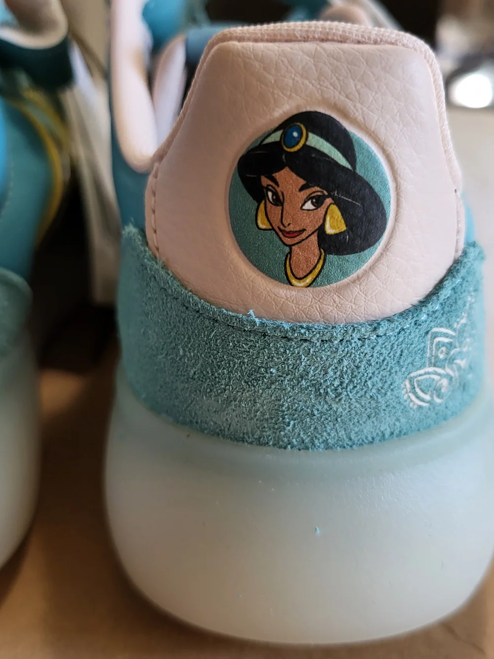 *NEW* Adidas Barreda Decode Jasmine EL Disney Aladdin Size 2Y Shoes  Blue/Gold